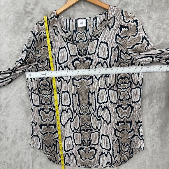 CAbi Serpentine Snake Print V-Neck Long Sleeve Blouse Top Style 3759 - Picture 9 of 9